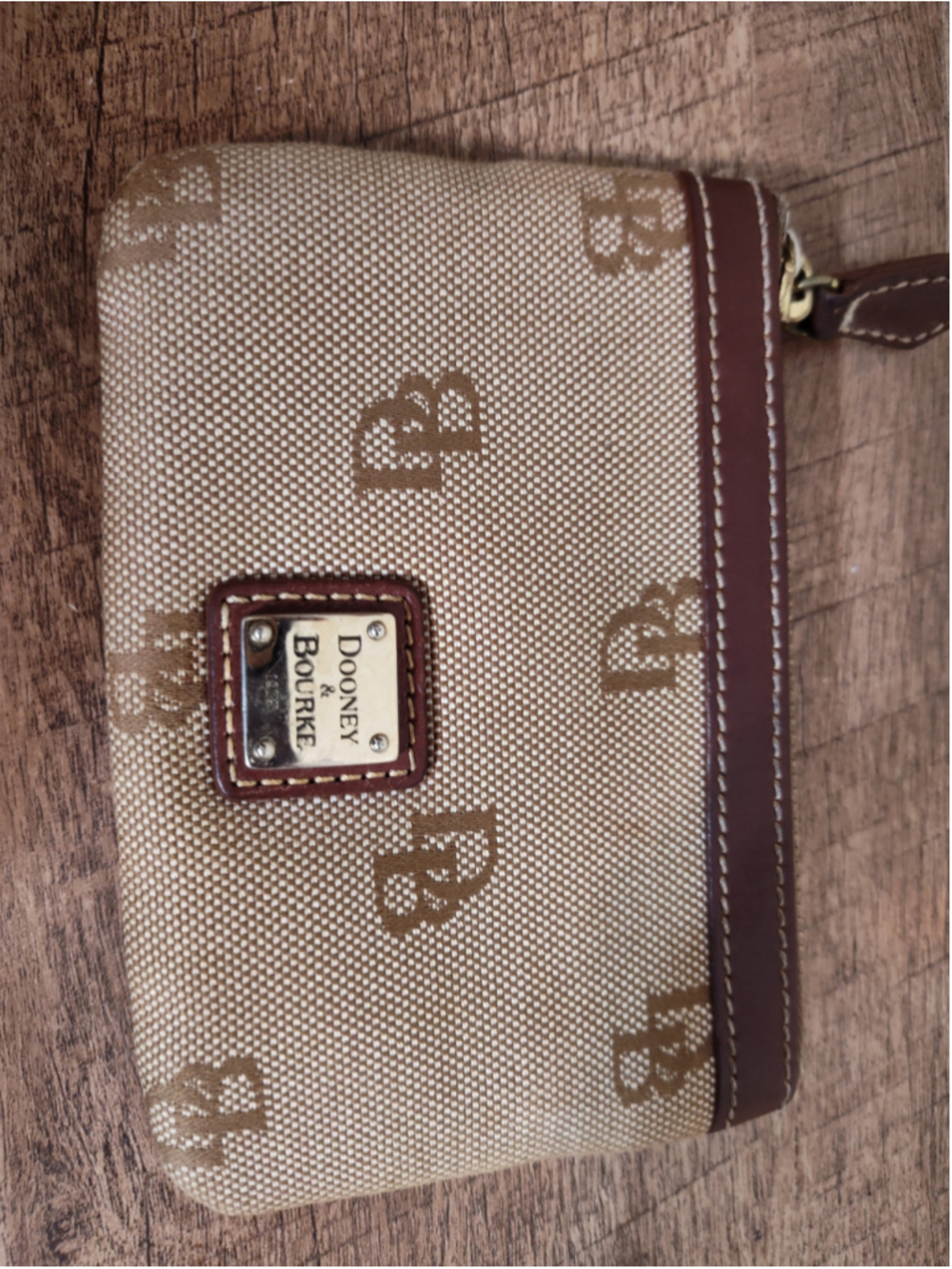 Women's Dooney & Bourke Wristlet Clutch One Size Beige Brown